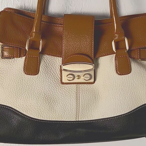 👜 Nine West Tan, Cream and Black Shoulder Bag - Picture 1 of 11